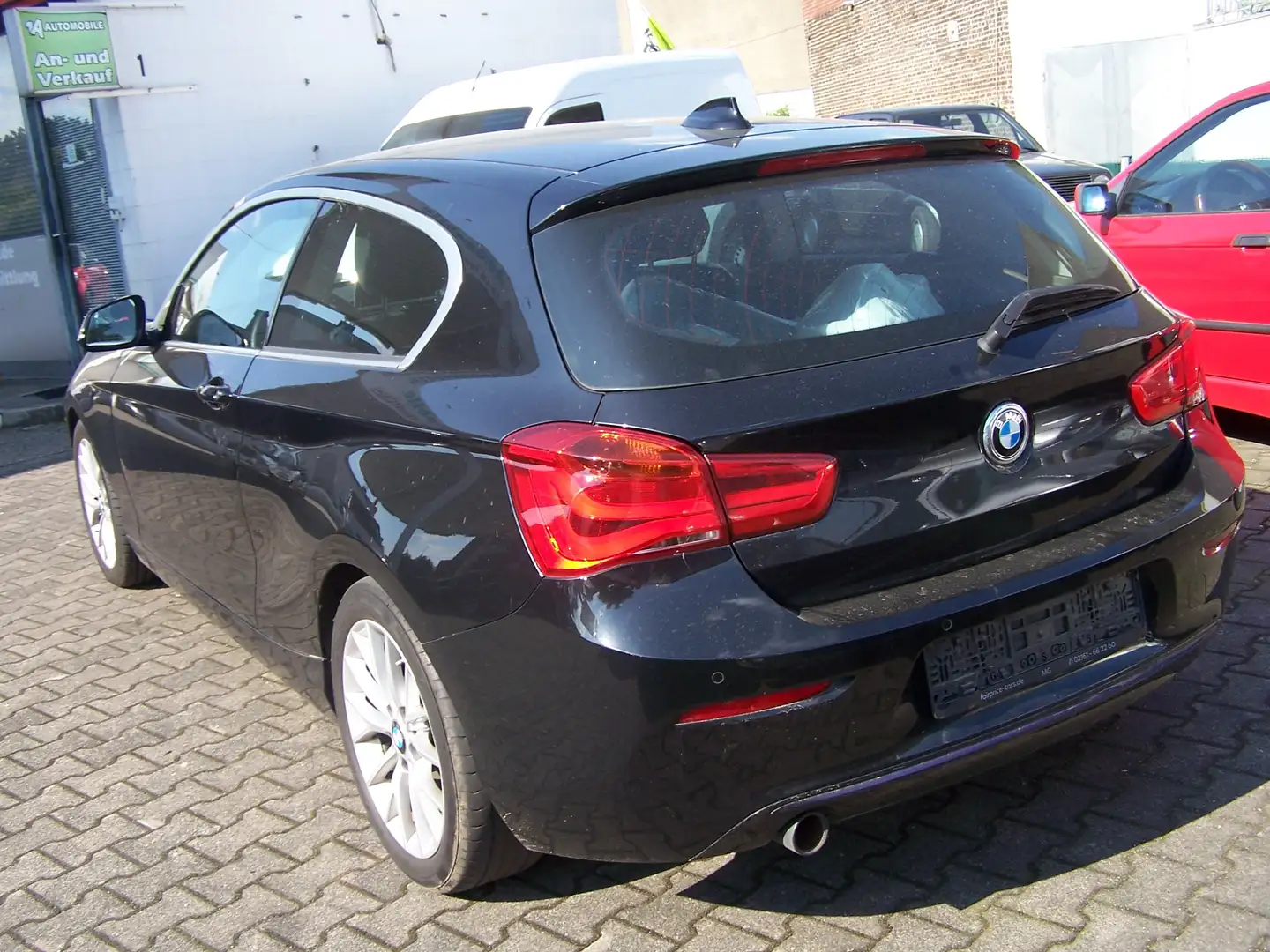 BMW 116 116d Efficient Dynamics Sport Line Schwarz - 2