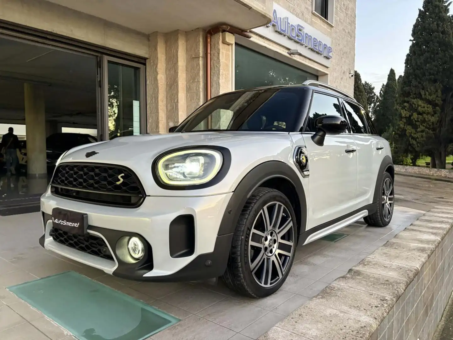 MINI Cooper SE Countryman 1.5 Cooper SE Yours Countryman ALL4 Šedá - 1