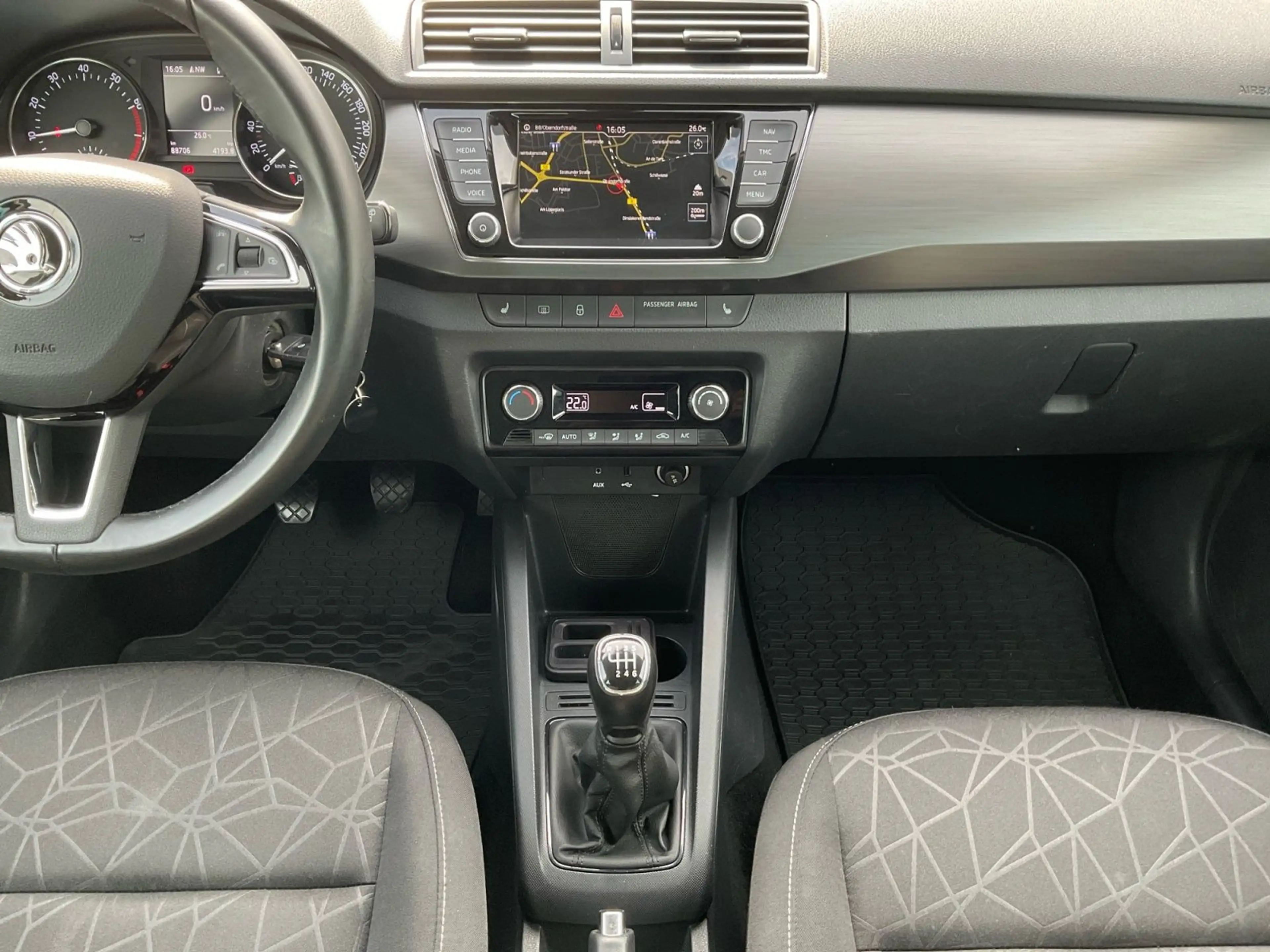 Skoda Fabia Combi 1.0 TSI Clever — photo 11