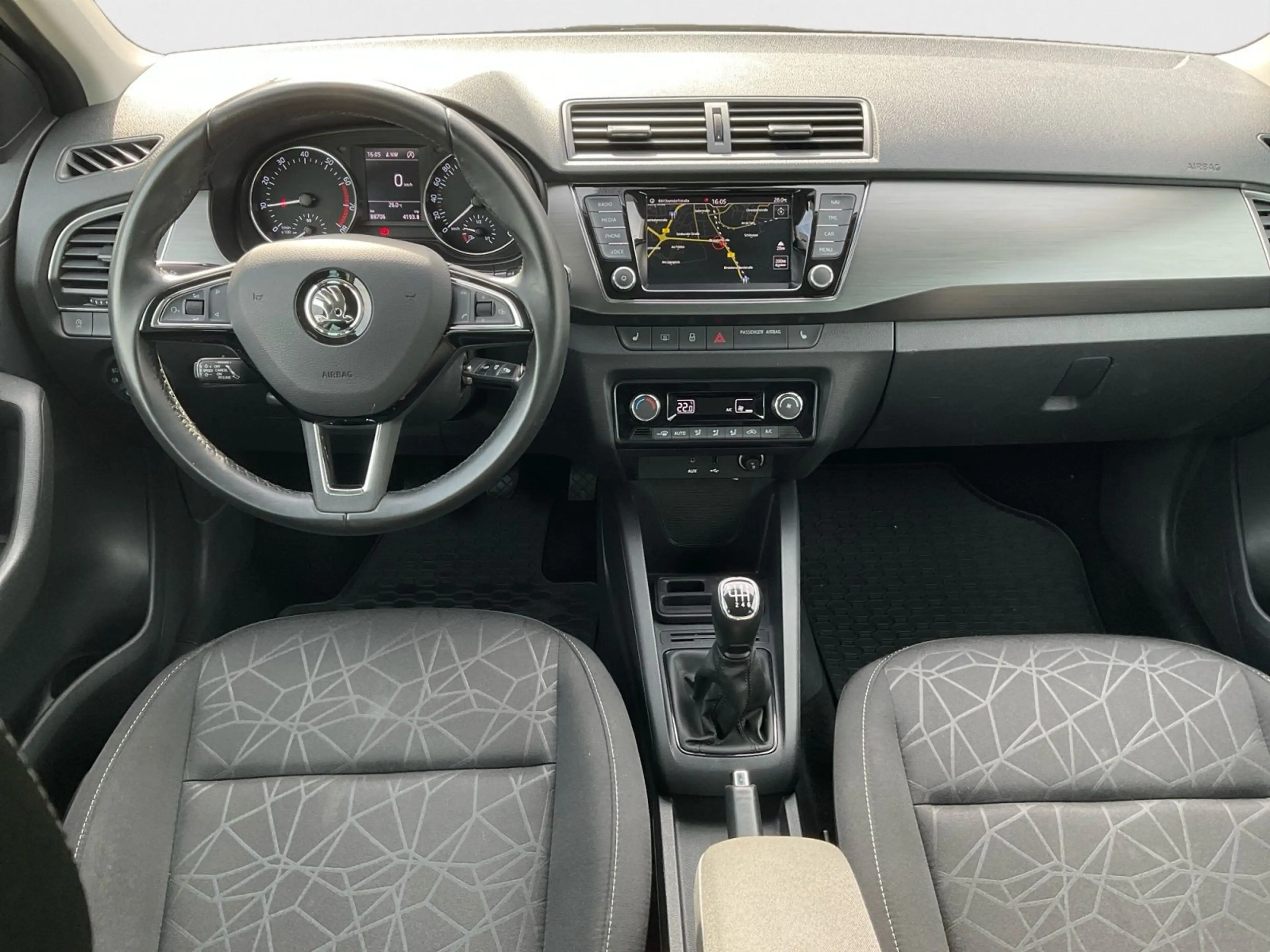 Skoda Fabia Combi 1.0 TSI Clever — photo 10