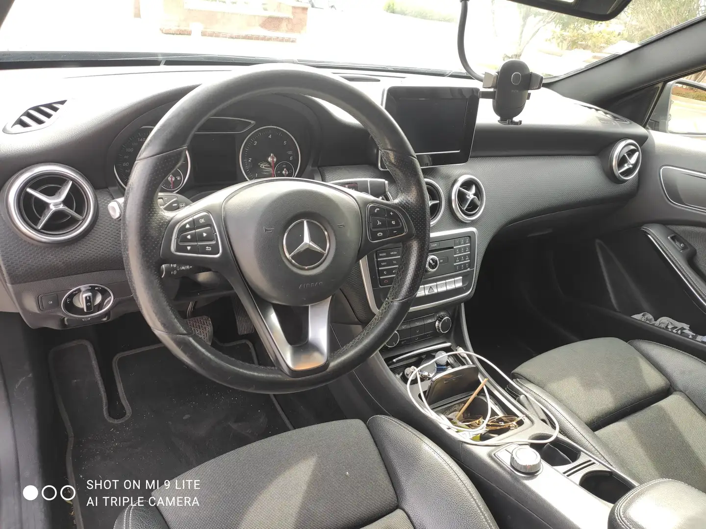 Mercedes-Benz A 180 sport edition Gris - 1