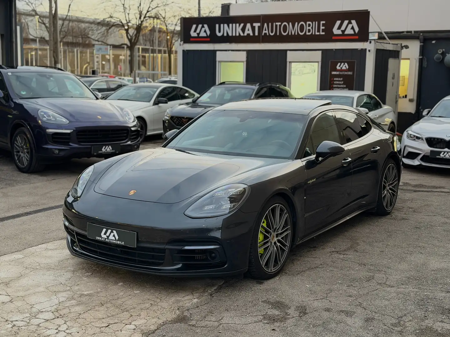 Porsche Panamera 4 E-Hybrid PHEV  *SPORT CHRONO* PANO* SOFT-CLOSE* Grau - 1