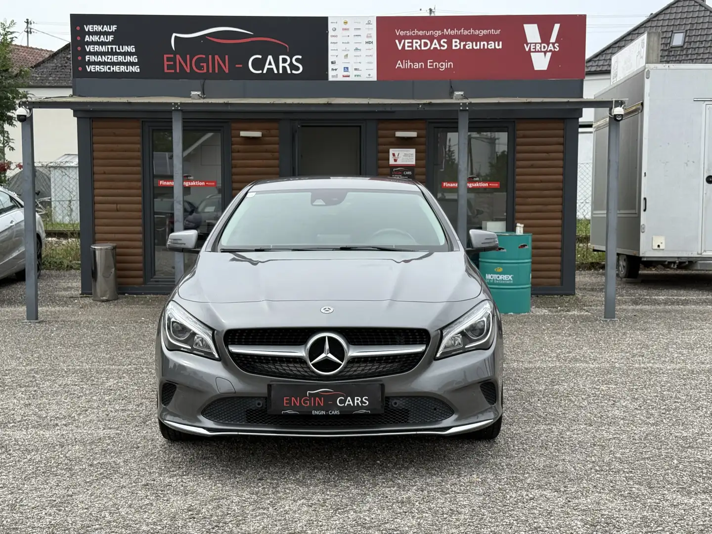 Mercedes-Benz CLA 200 d Shooting Brake Aut. Grau - 2