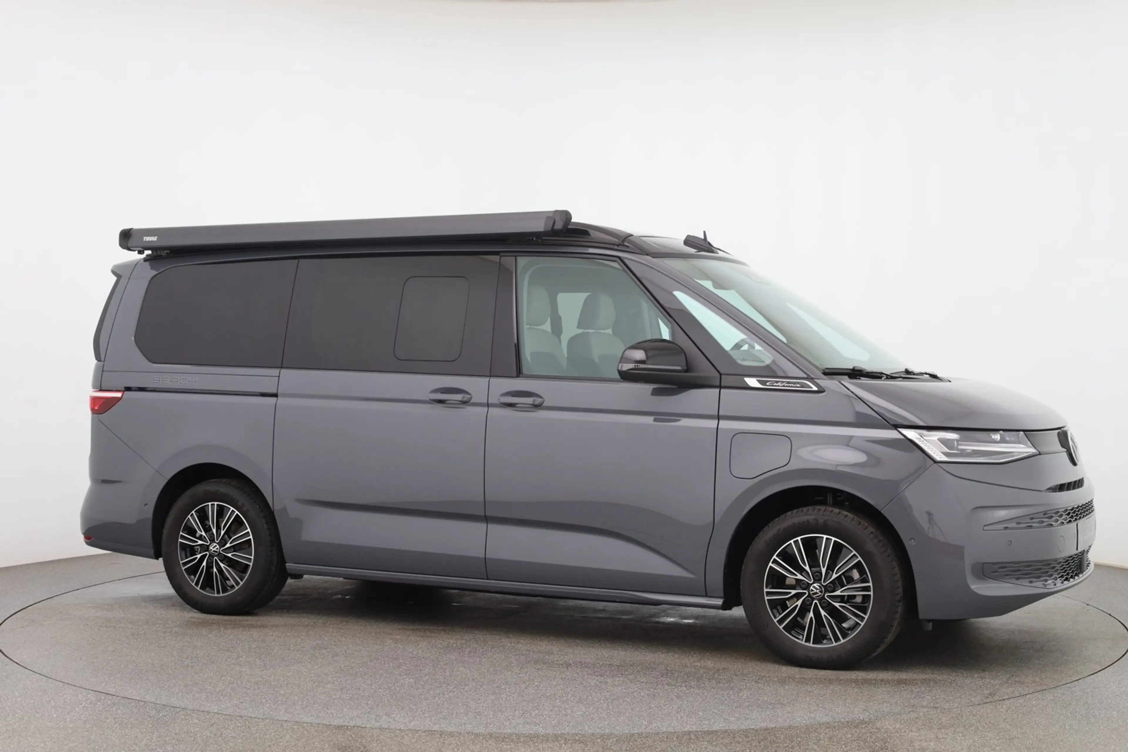 Volkswagen T7 California VW T7 California Beach eHybrid 180 kW 4M — photo 7