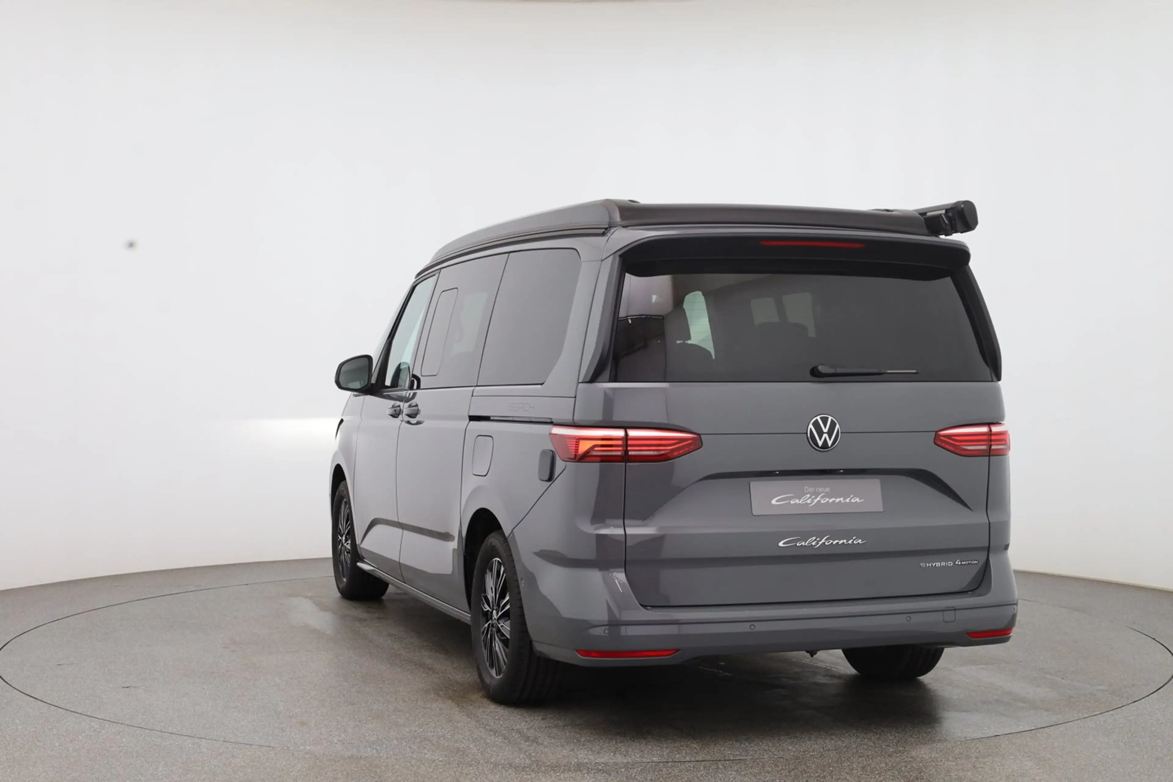 Volkswagen T7 California VW T7 California Beach eHybrid 180 kW 4M — photo 4