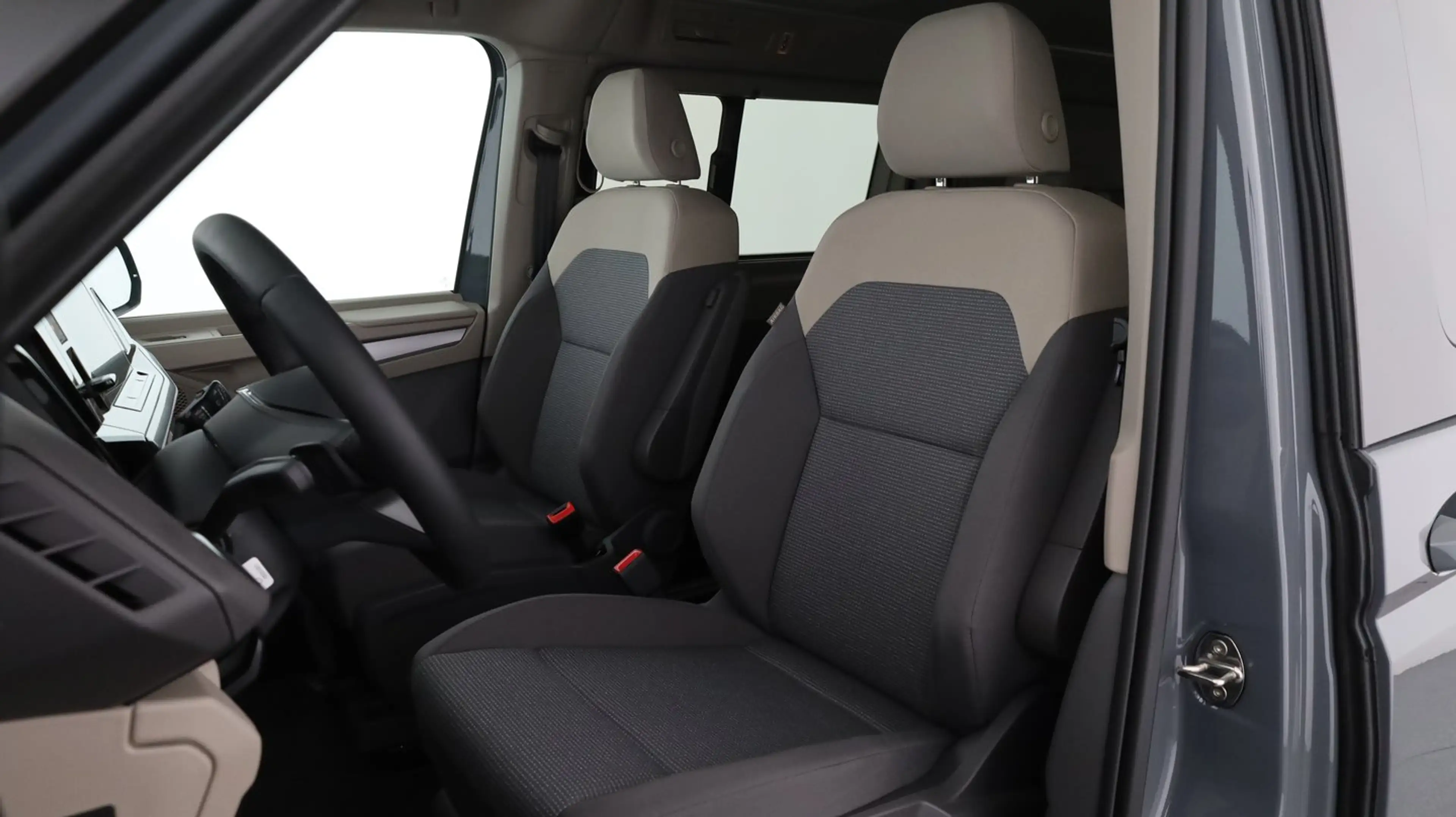 Volkswagen T7 California VW T7 California Beach eHybrid 180 kW 4M — photo 9