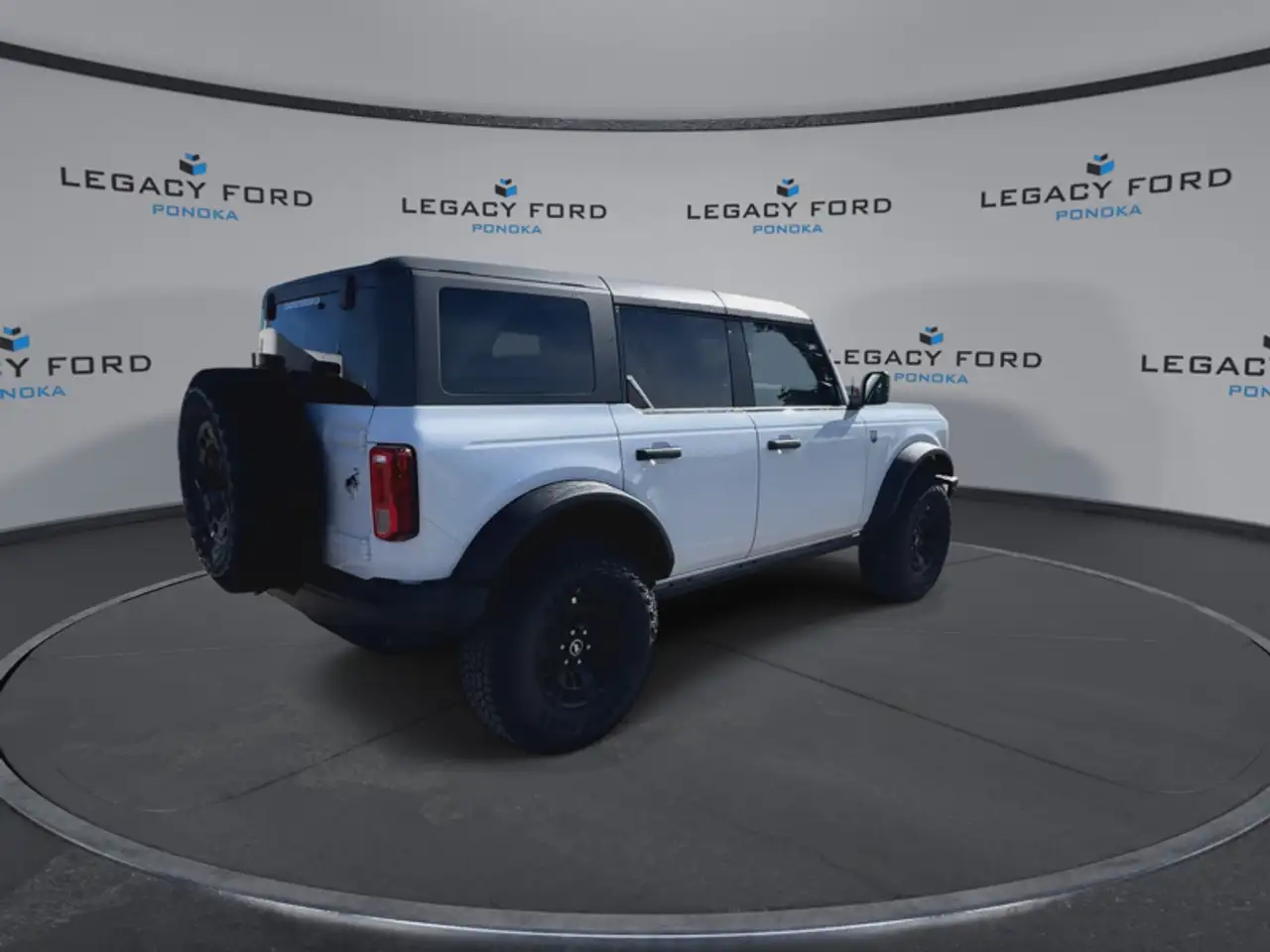 Ford Bronco снимка Ford Bronco