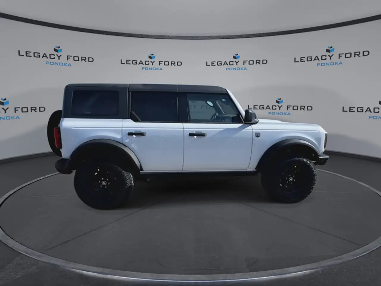 Ford Bronco снимка Ford Bronco