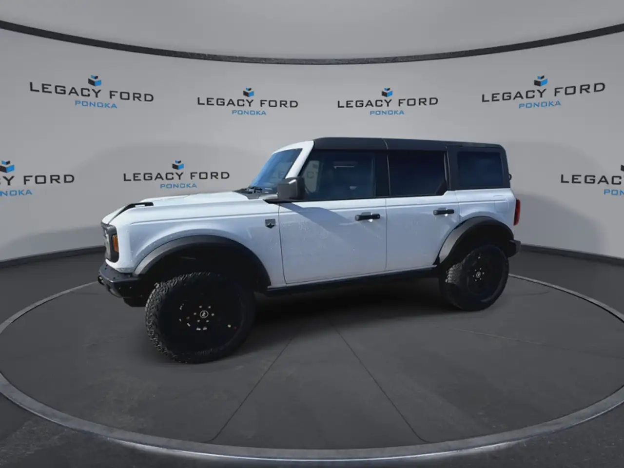 Ford Bronco снимка Ford Bronco