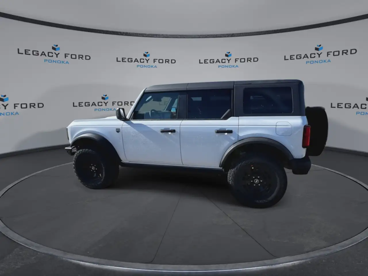 Ford Bronco снимка Ford Bronco
