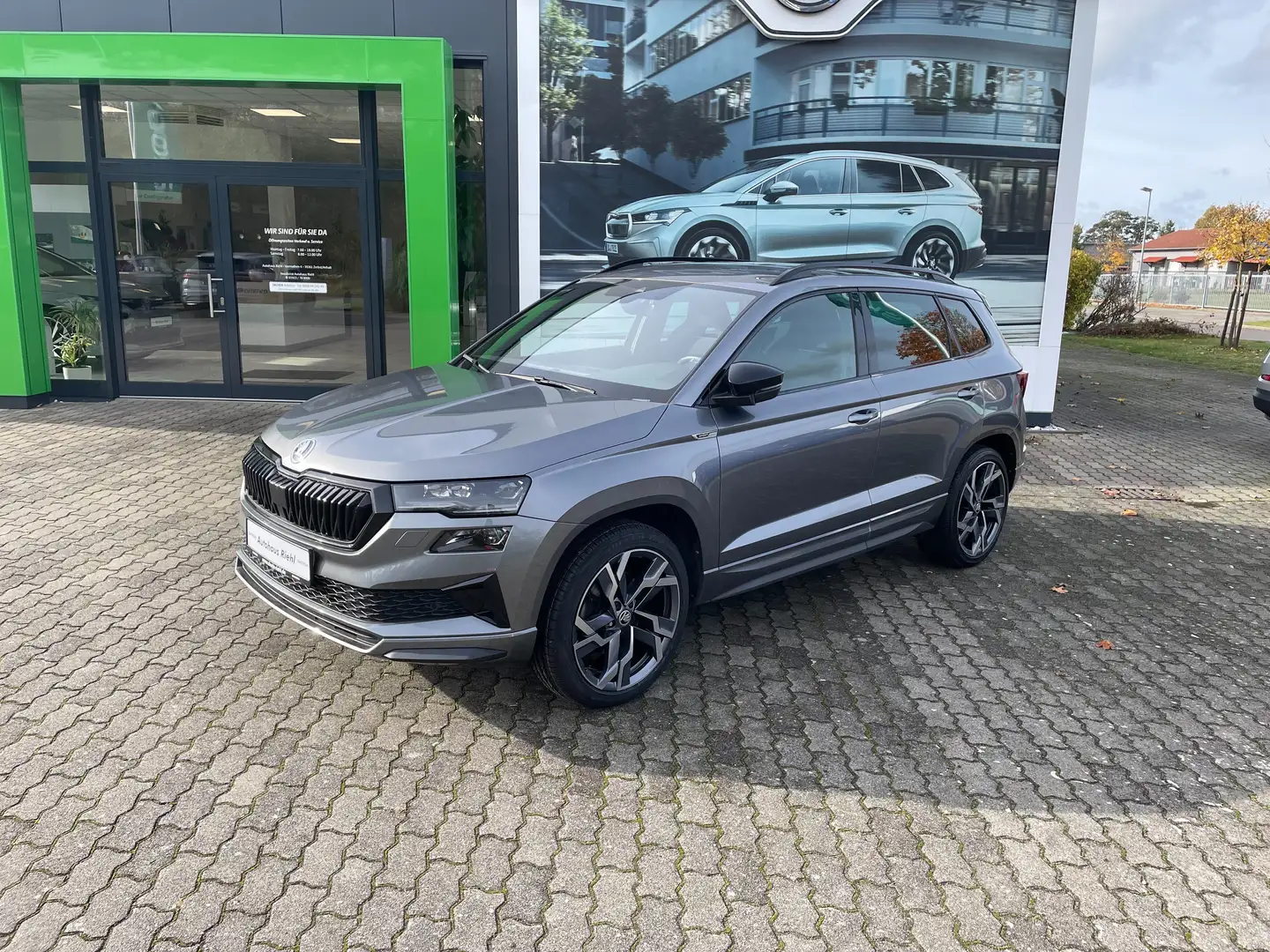 Skoda Karoq Sportline 4x4 DSG*2,0 TSI*140 kW*Standheitzung*AHK Grau - 2