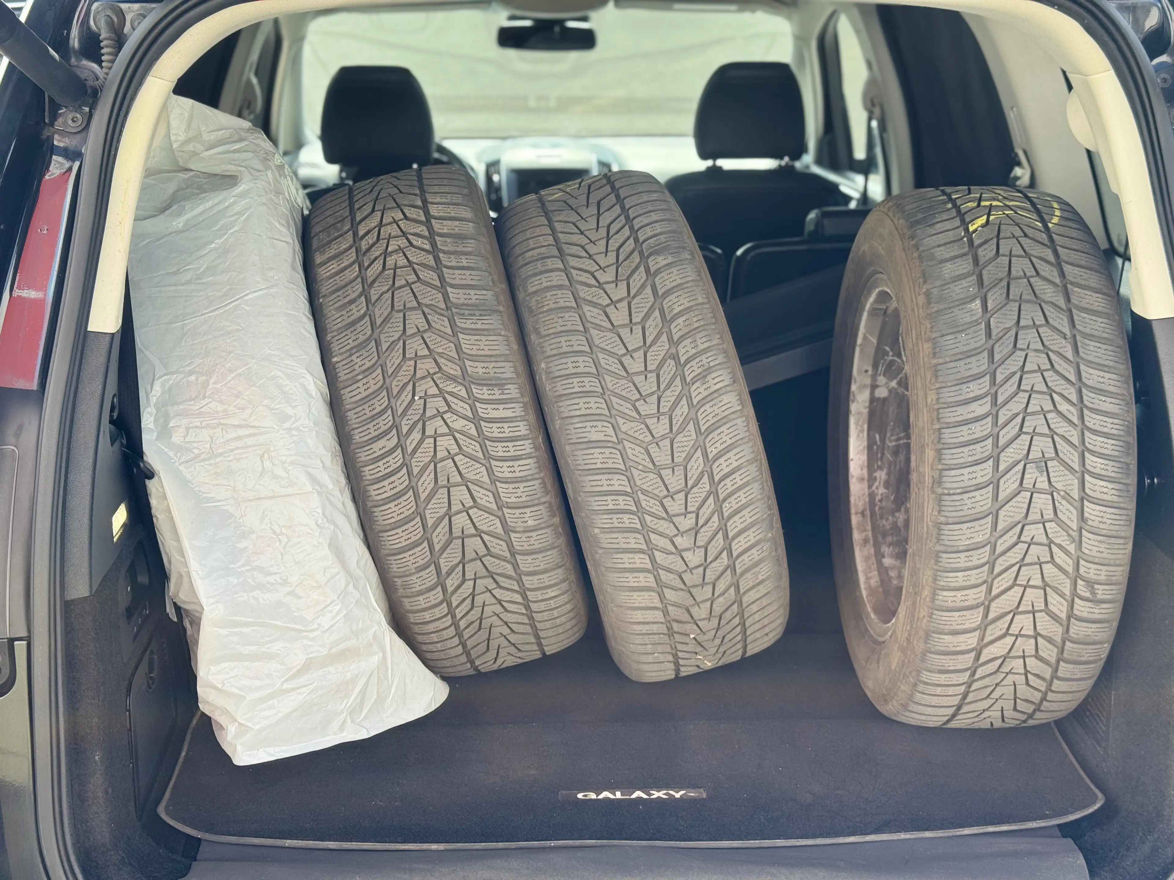 Ford Galaxy Titanium — photo 3