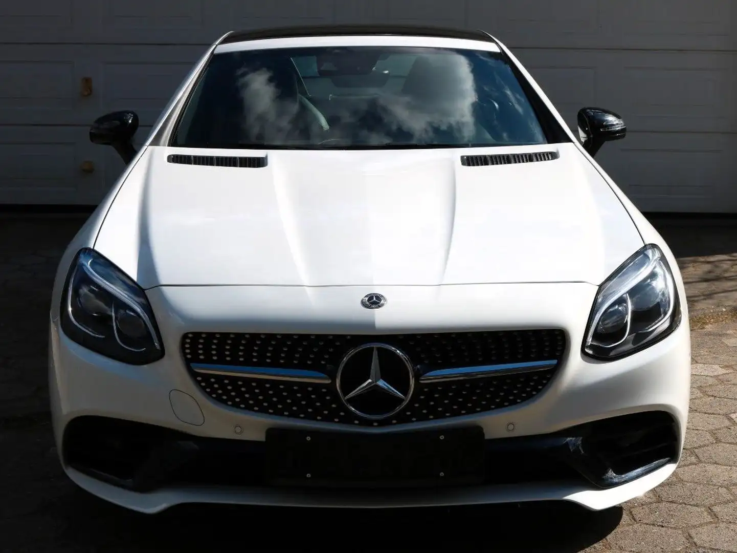 Mercedes-Benz SLC 200 AMG Line Final Edition auto Білий - 1