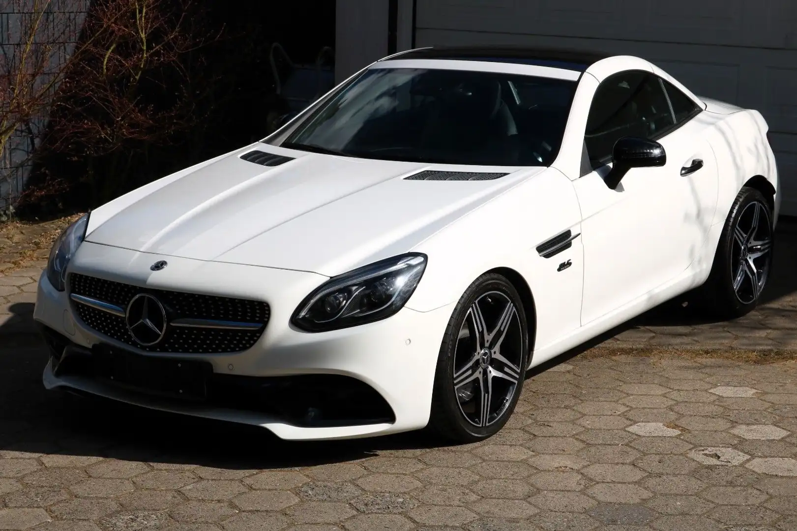 Mercedes-Benz SLC 200 AMG Line Final Edition auto Білий - 2