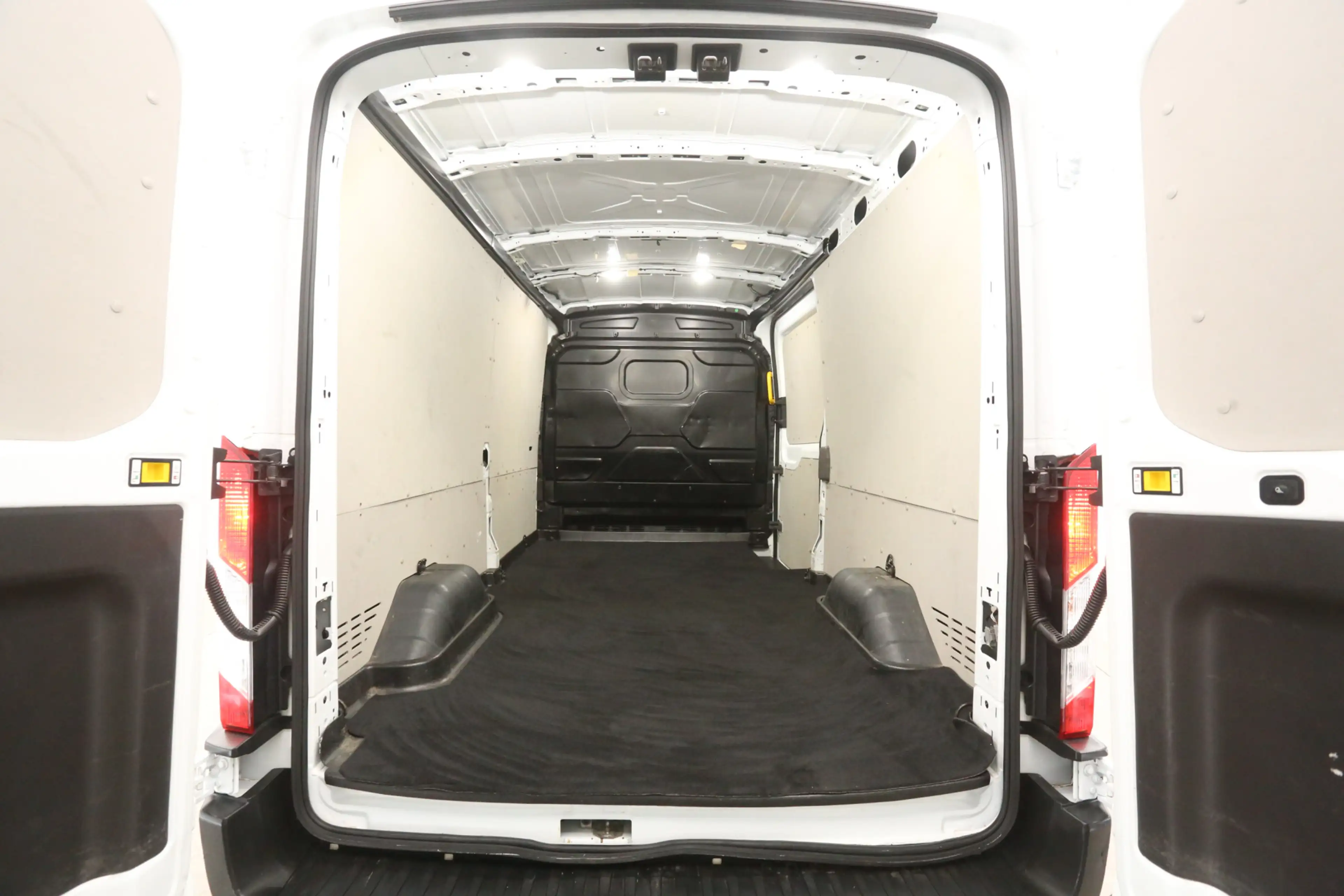 Ford E-Transit L3H2 68 kWh | Verwacht | Snelladen | Clima | Cruis — photo 2