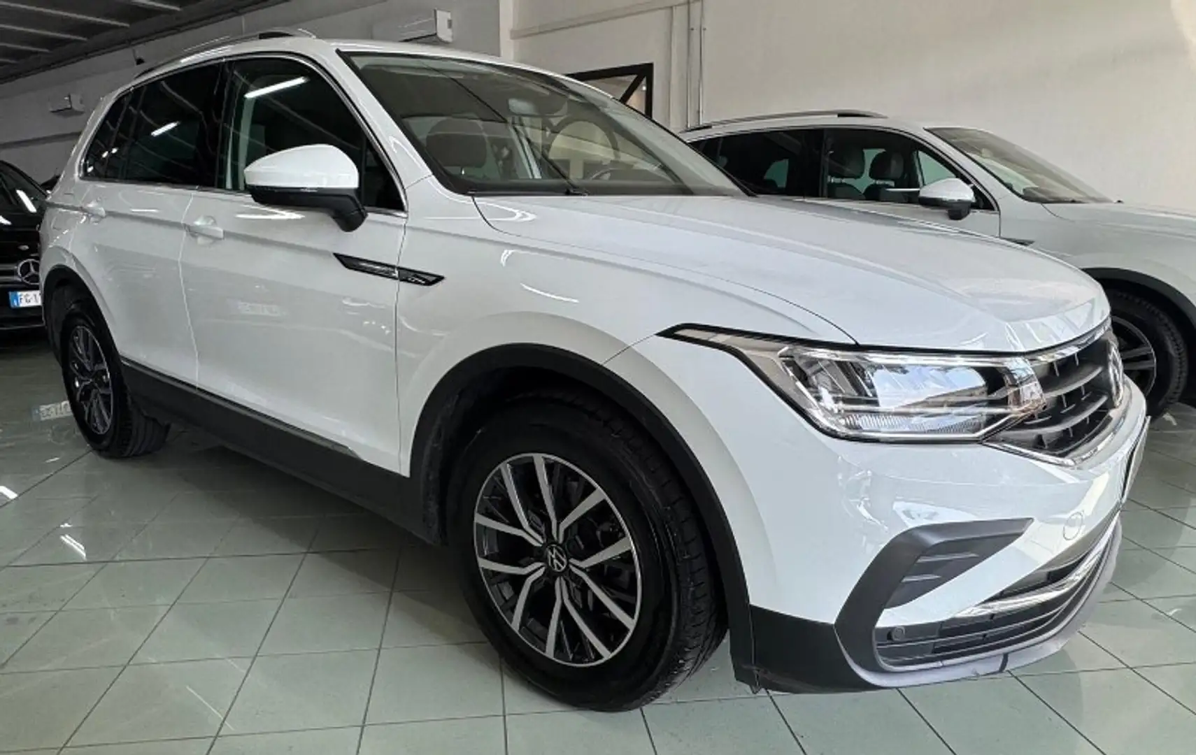 Volkswagen Tiguan Tiguan 2.0 TDI 150 CV SCR DSG Life Bianco - 1