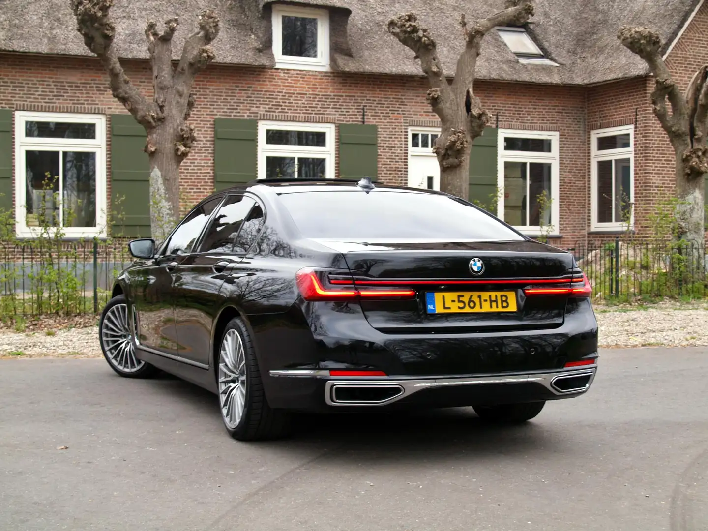 BMW 745 7-serie 745e High Executive | Panoramadak | Harman Zwart - 2