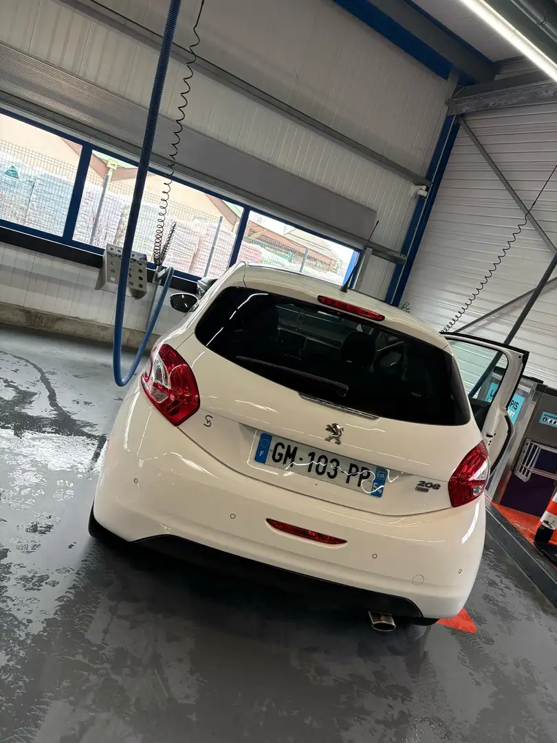 Peugeot 208 208 finiton féline - 2