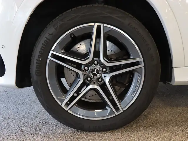 Mercedes-Benz GLS view 7