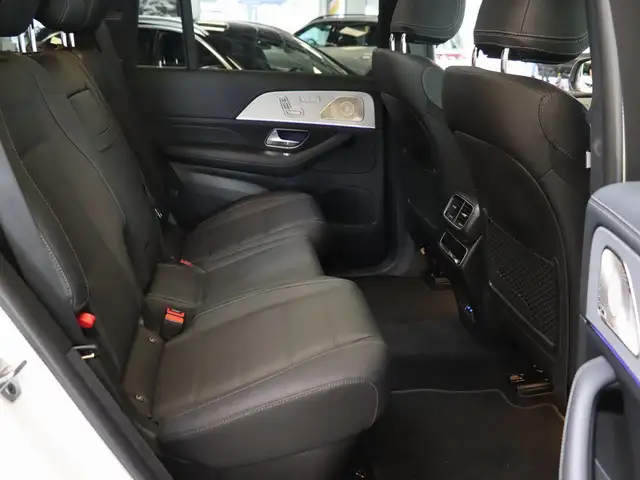 Mercedes-Benz GLS view 30