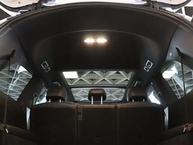 Mercedes-Benz GLS view 28