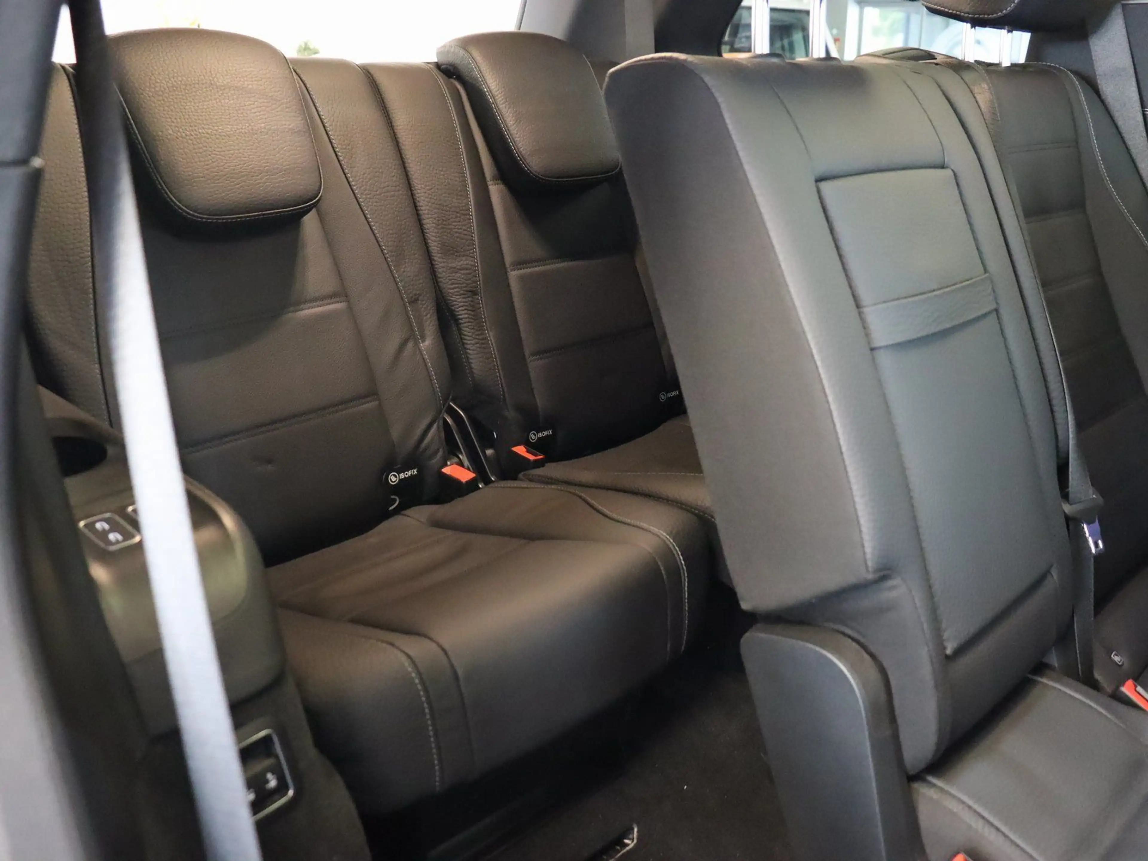 Mercedes-Benz GLS 450 d 4M AMG Pano/AHK/Fahrassi/Airmatic/LED — photo 31
