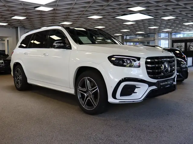 Mercedes-Benz GLS view 3
