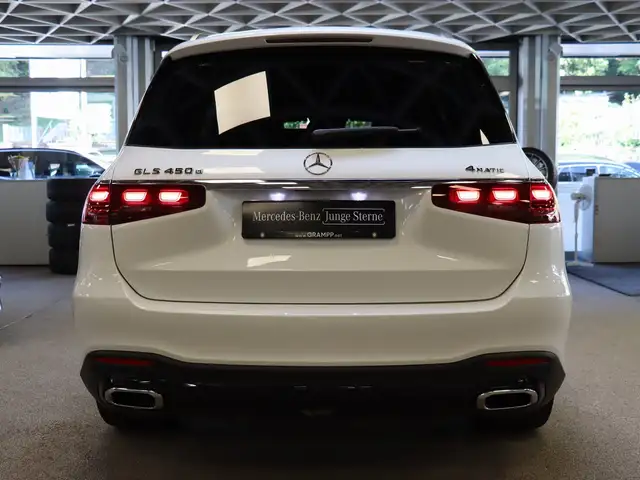 Mercedes-Benz GLS view 5