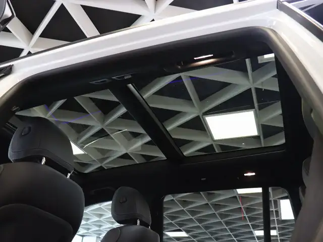 Mercedes-Benz GLS view 23