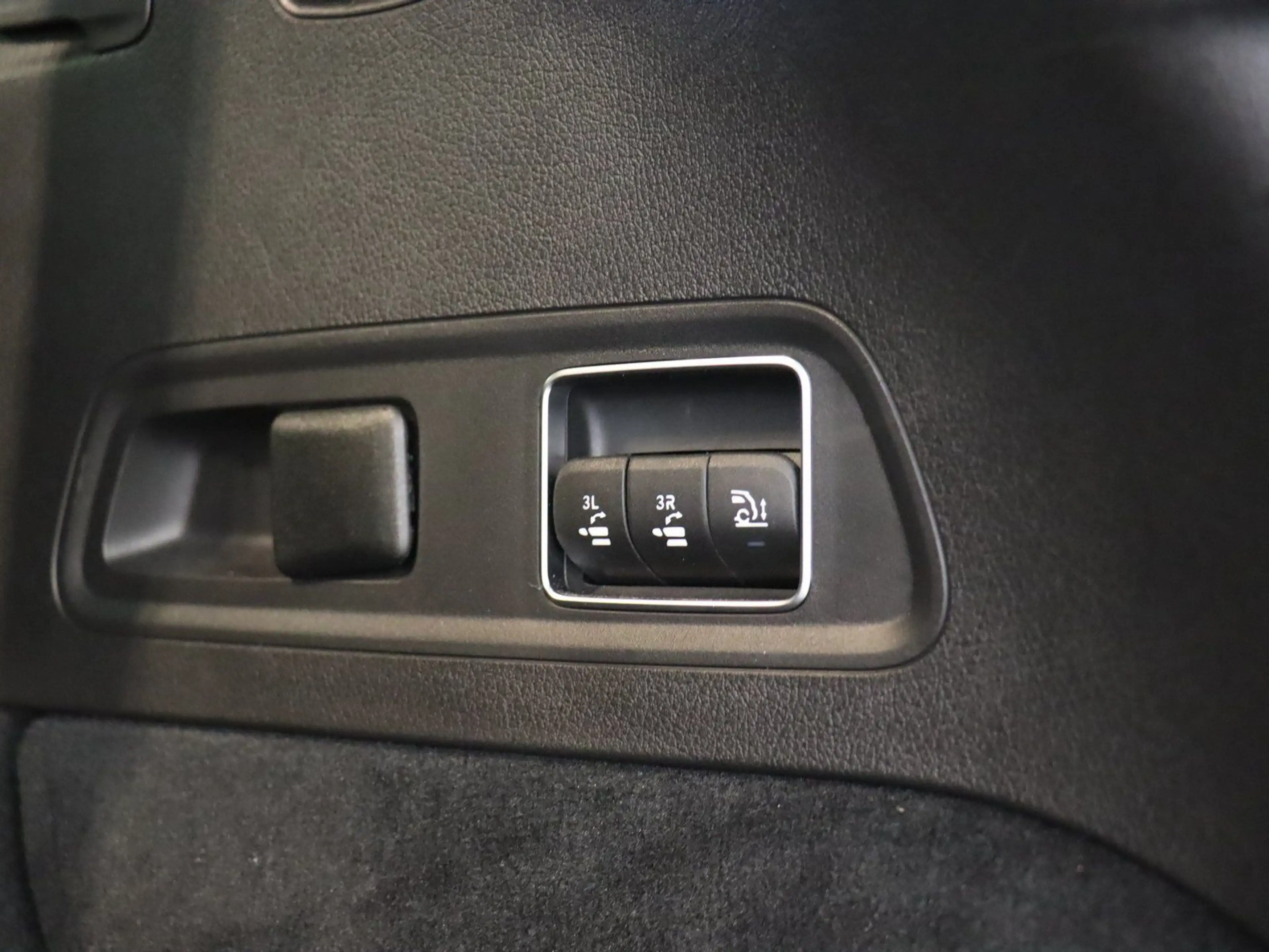 Mercedes-Benz GLS 450 d 4M AMG Pano/AHK/Fahrassi/Airmatic/LED — photo 26