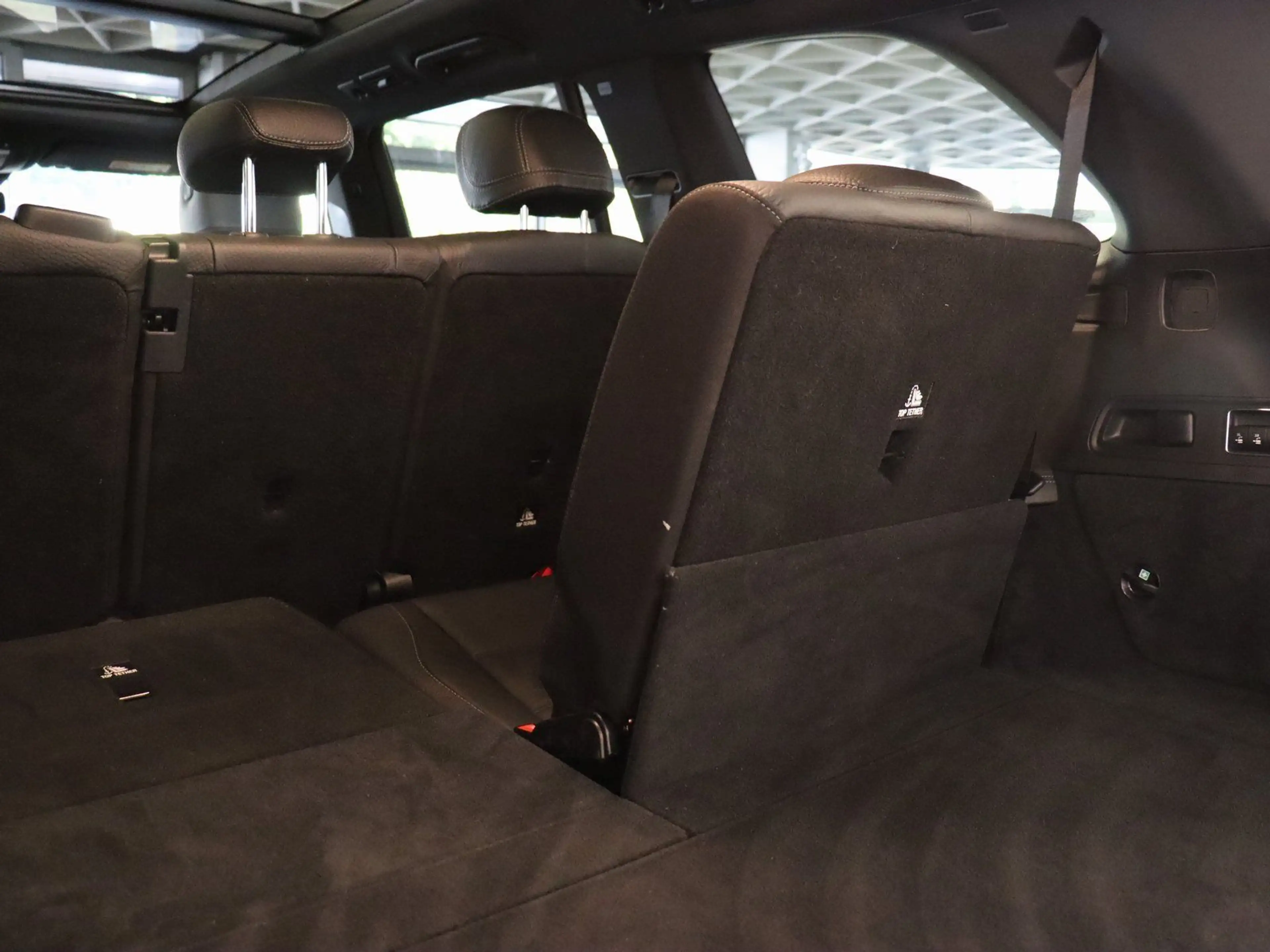 Mercedes-Benz GLS 450 d 4M AMG Pano/AHK/Fahrassi/Airmatic/LED — photo 29