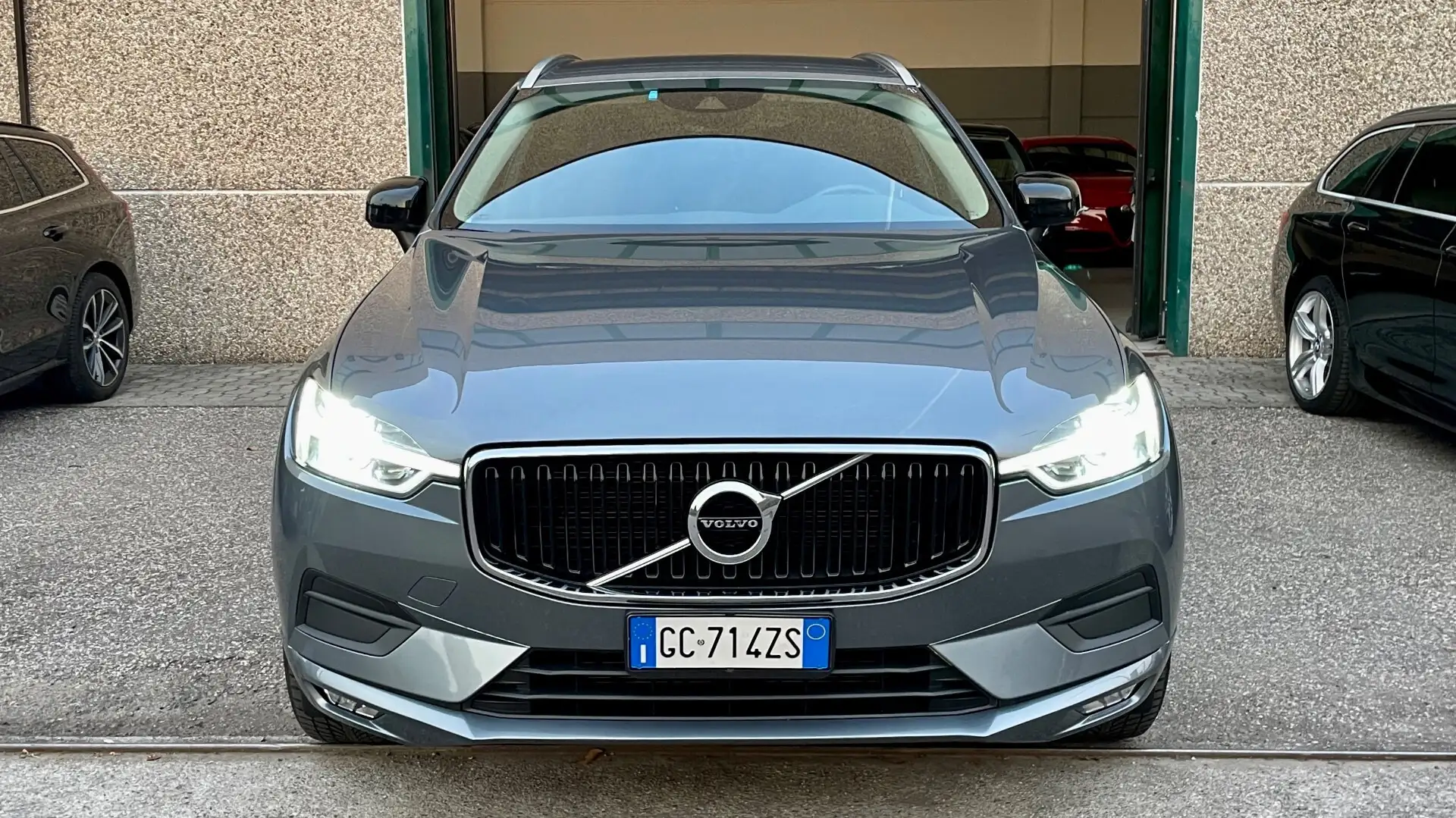 Volvo XC60 VOLVO XC60 B4 AWD 2.0 GEARTRONIC MOMENTUM PRO 197C Grigio - 2