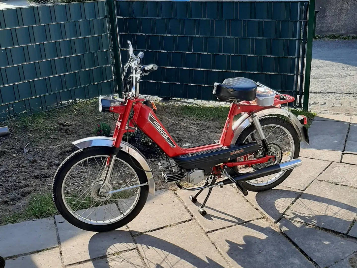 Hercules Prima 2 M2 Červená - 1