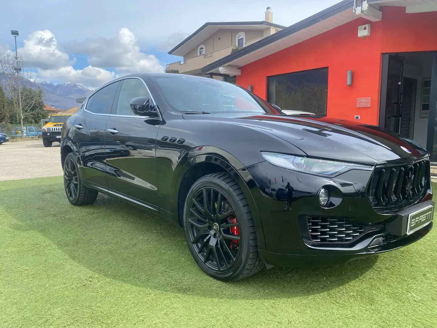 Maserati Levante 3.0 V6 275cv black edition/pinza rossa/ book ser Negro - 1