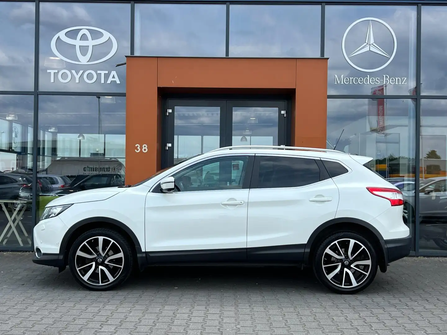 Nissan Qashqai 1.2 Tekna|6BAK|Pano|Navi|PDC|Cruise|Keyless Bianco - 2