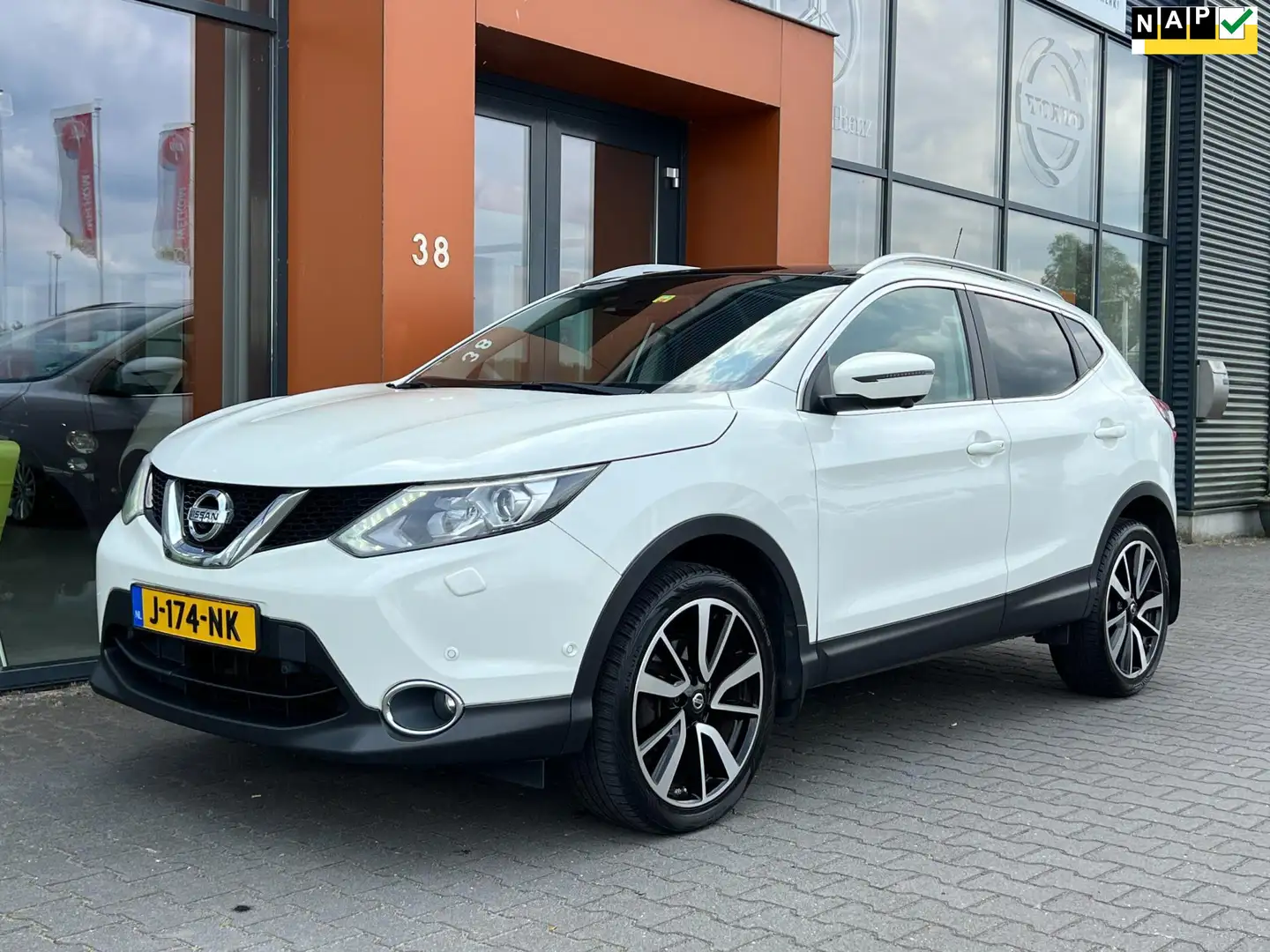Nissan Qashqai 1.2 Tekna|6BAK|Pano|Navi|PDC|Cruise|Keyless Bianco - 1