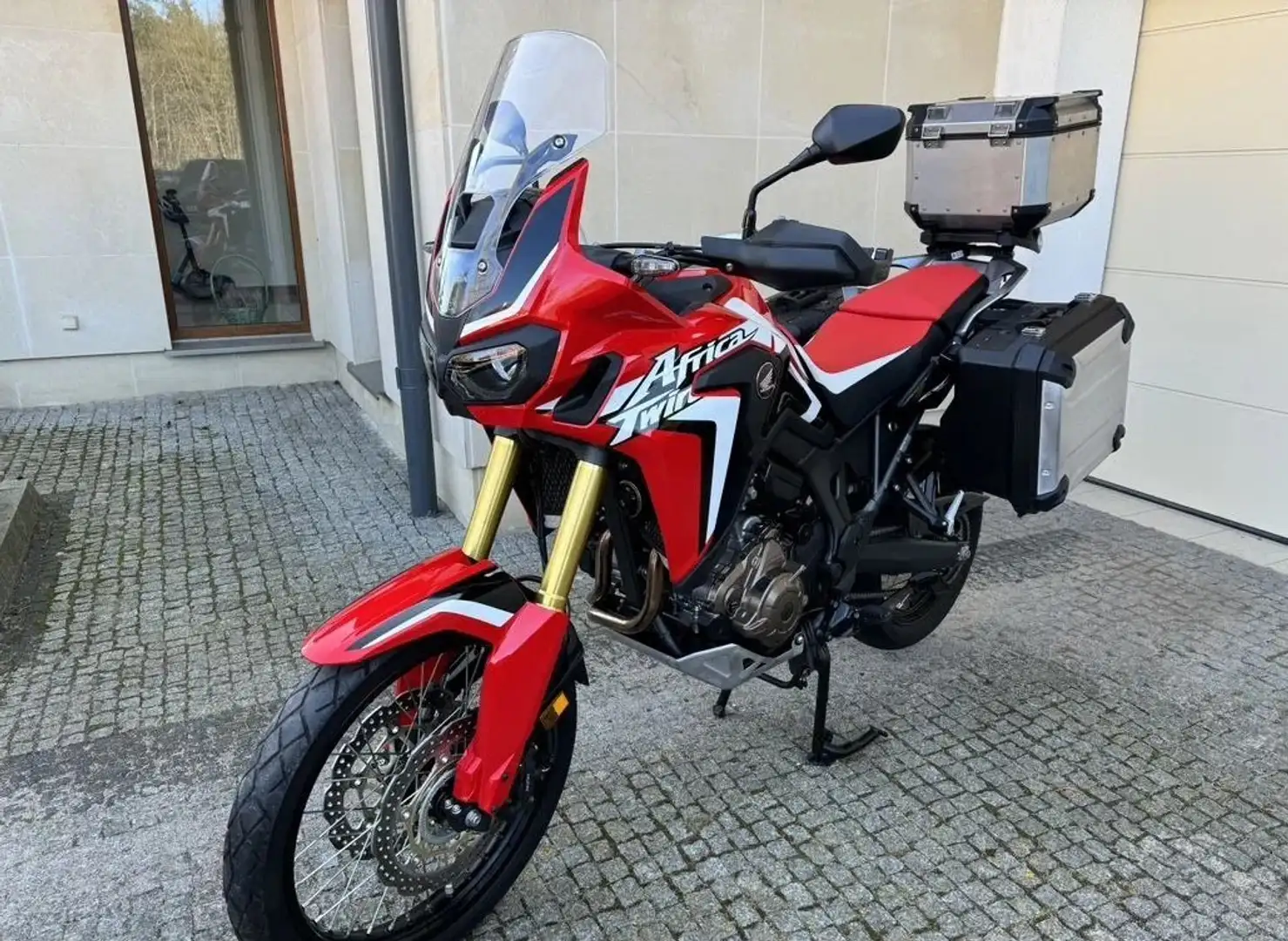 Honda CRF 1000 Червоний - 1