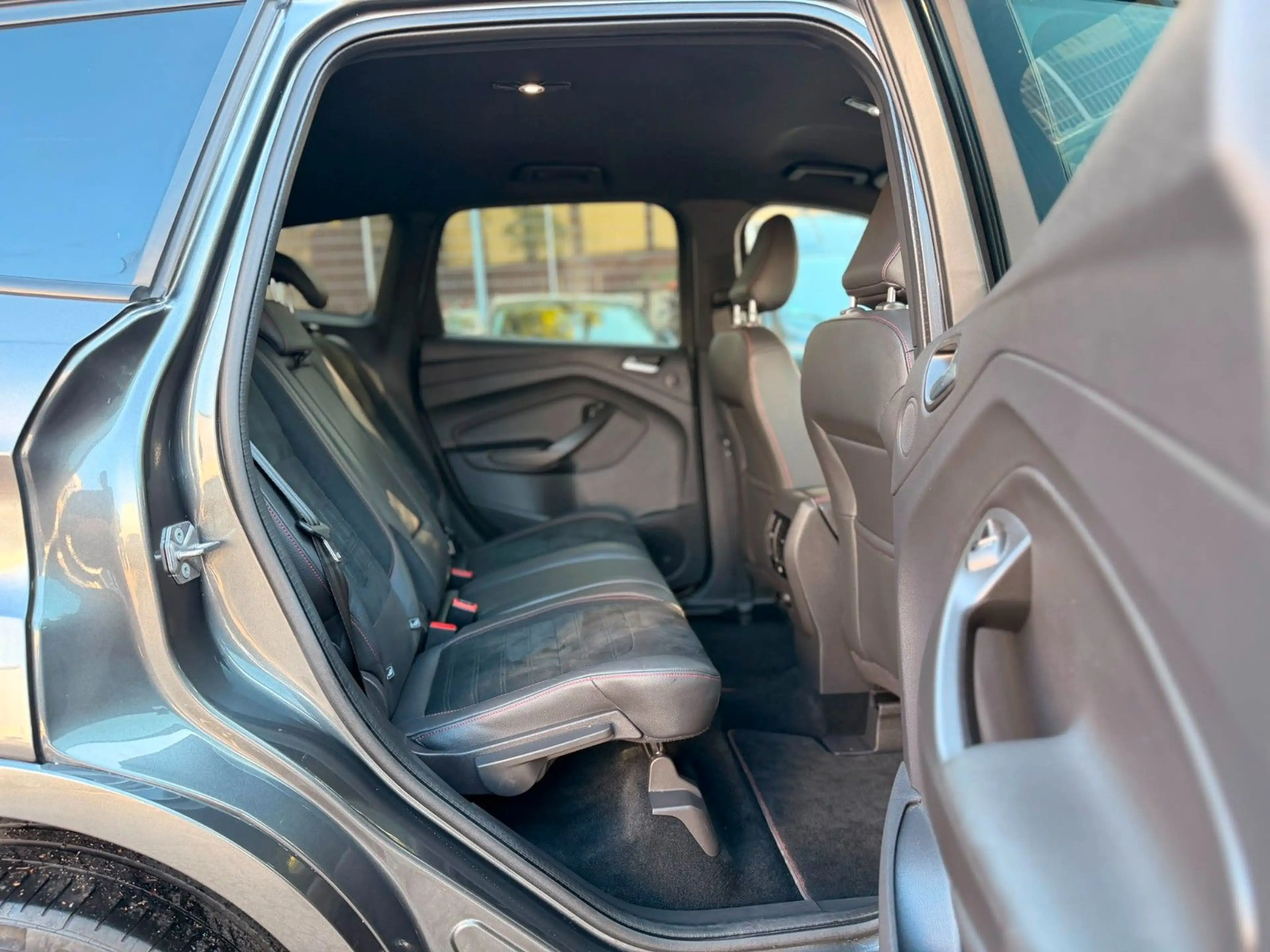 Ford Kuga 2.0 TDCi Automatik ST-Line — photo 15