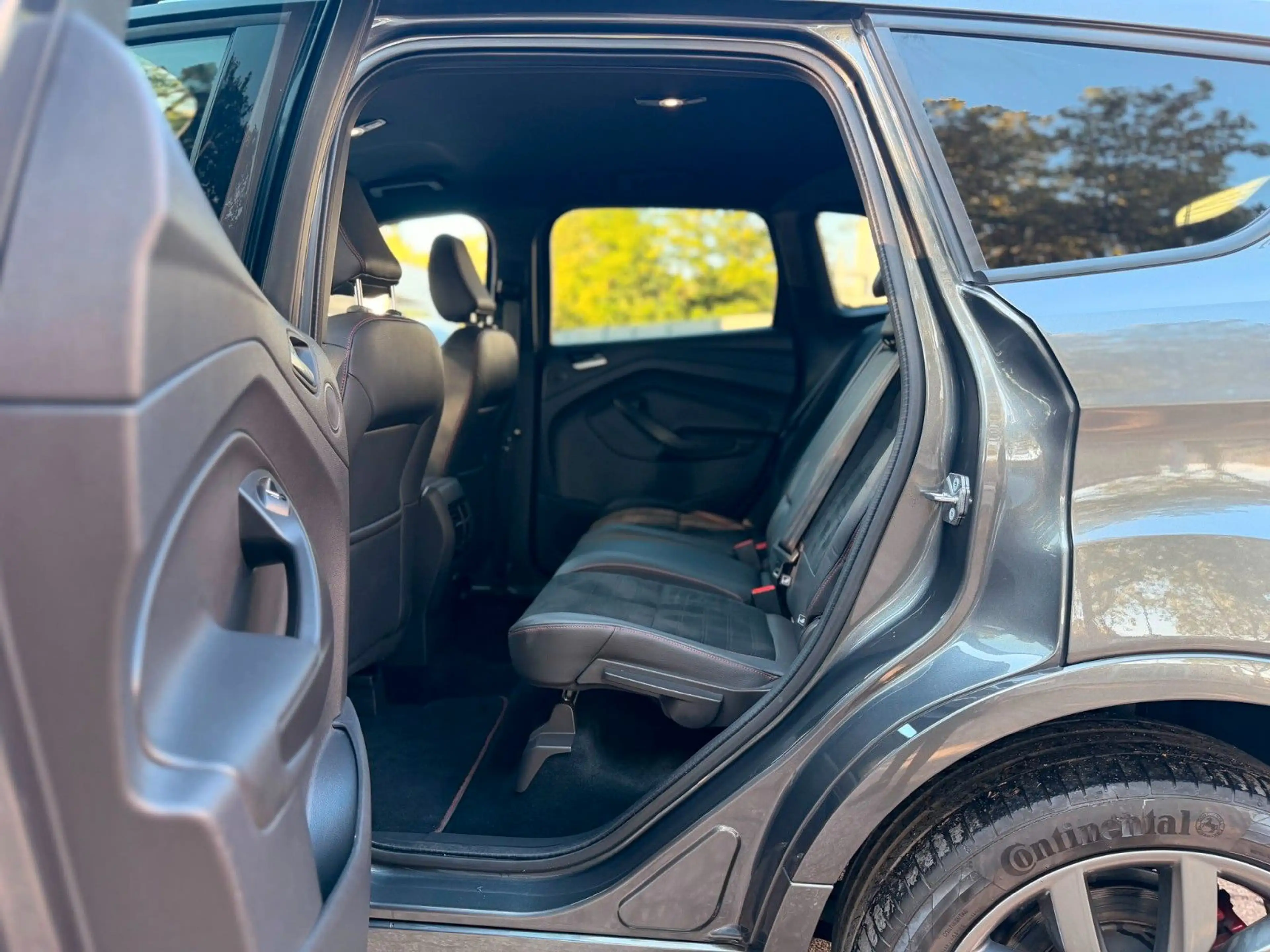 Ford Kuga 2.0 TDCi Automatik ST-Line — photo 12