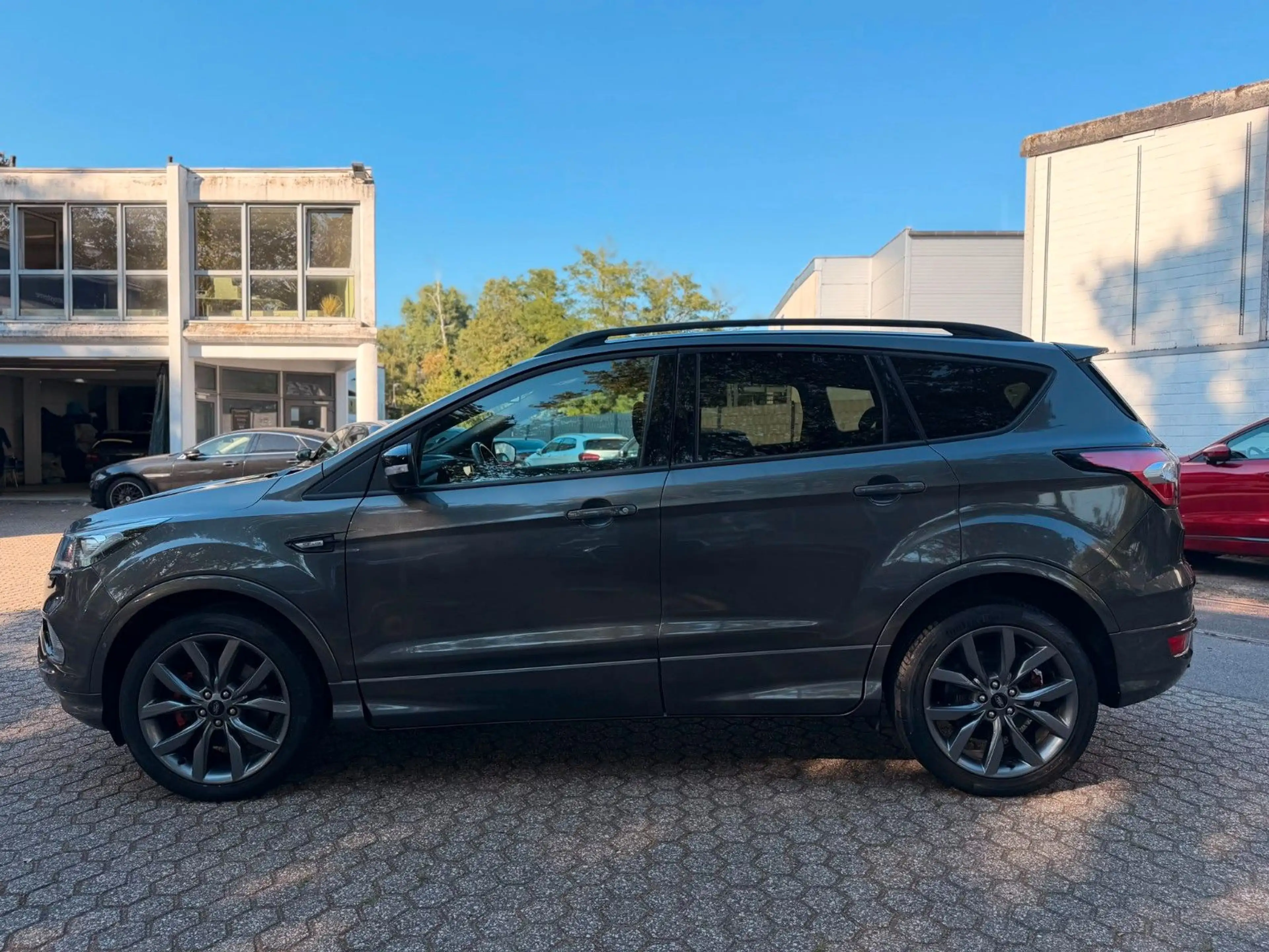 Ford Kuga 2.0 TDCi Automatik ST-Line — photo 3