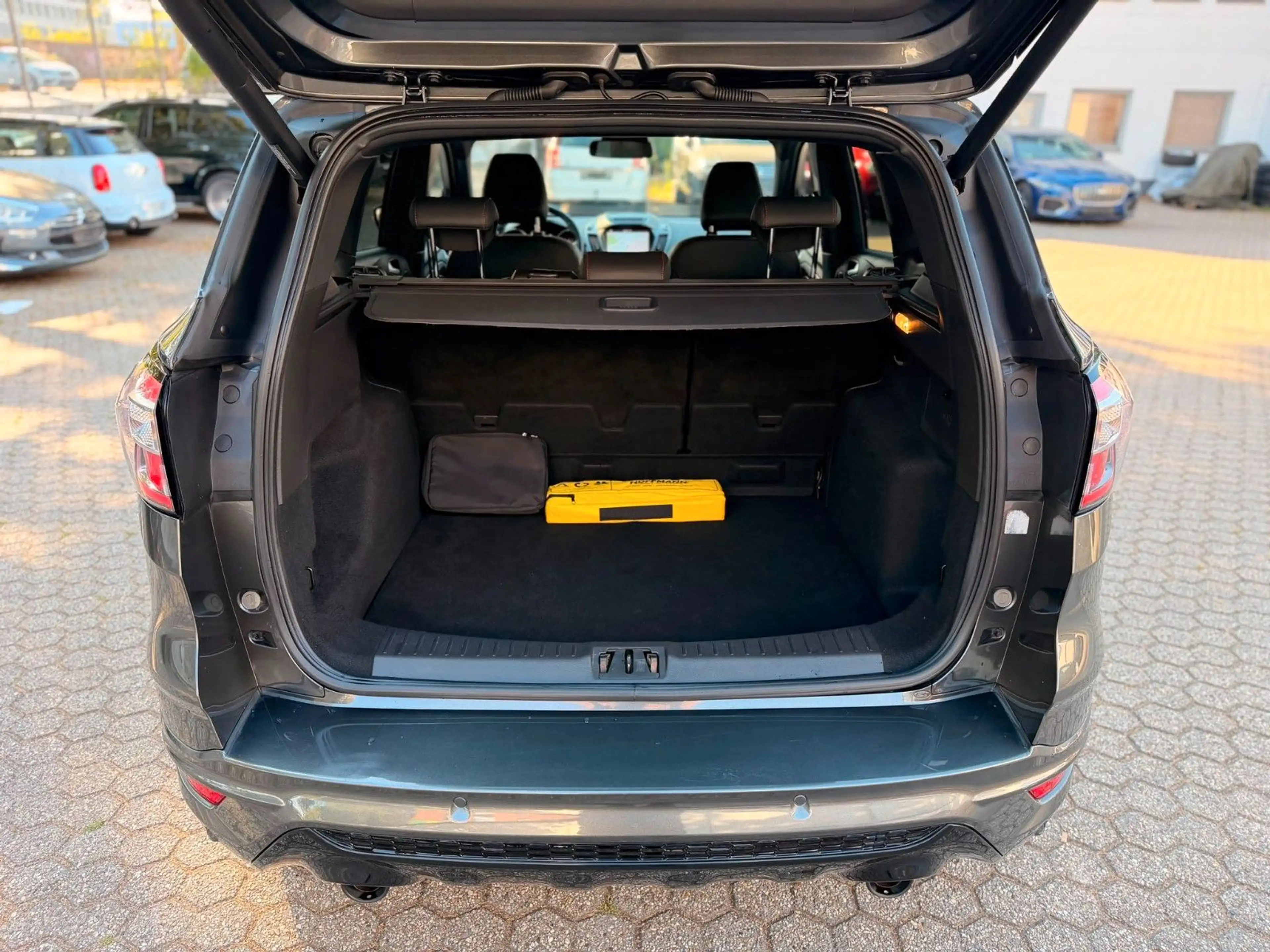 Ford Kuga 2.0 TDCi Automatik ST-Line — photo 13