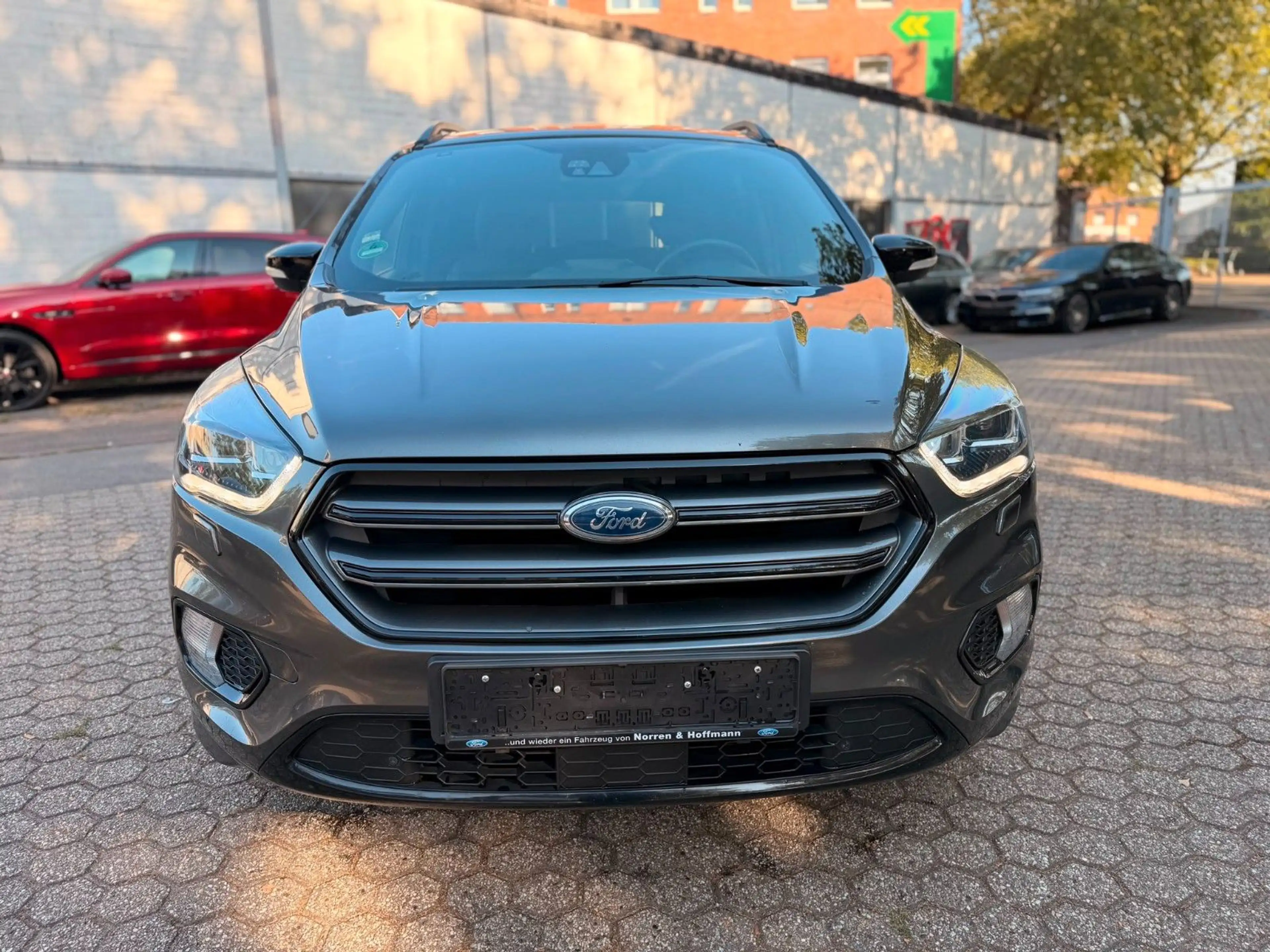 Ford Kuga 2.0 TDCi Automatik ST-Line — photo 2