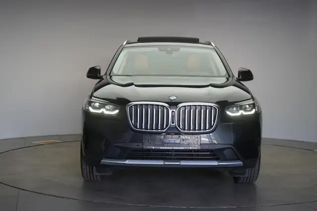 BMW X3 view 2