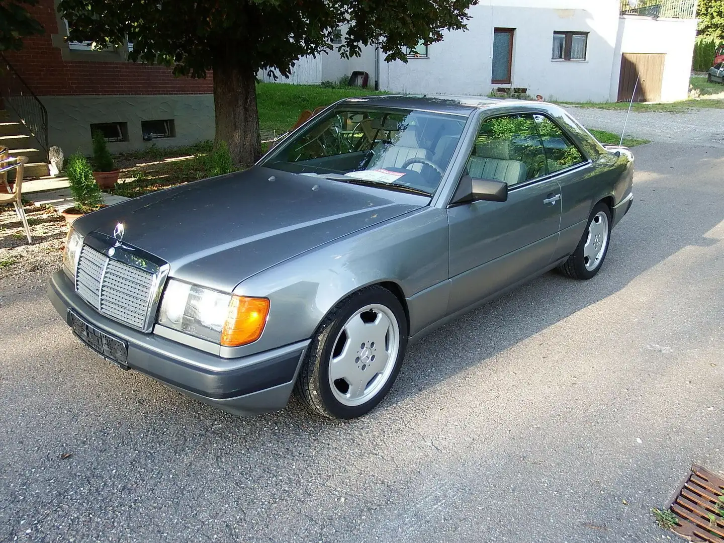 Mercedes-Benz CE 300 H -Kennzeichen Blau - 1