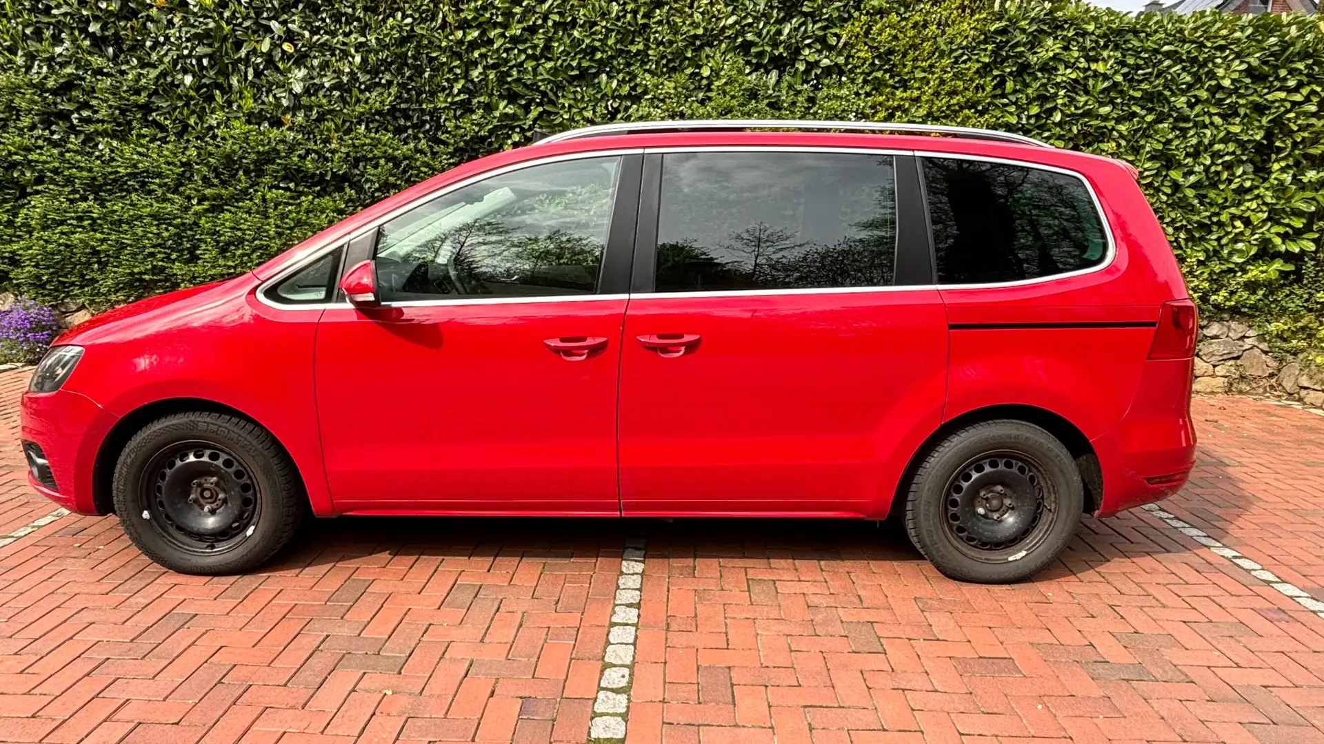 SEAT Alhambra 1.4 TSI 7-Sitzer Pano Xenon Kindersitz Rot - 2