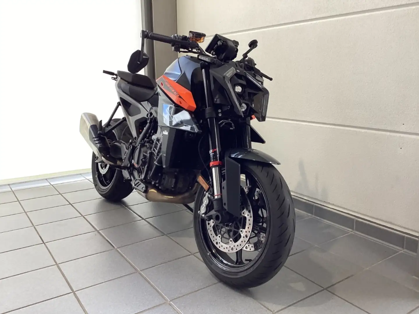 KTM 990 Super Duke Quickshifter TechPack kurzesHeck 1JahrGarantie HU/ Czarny - 2