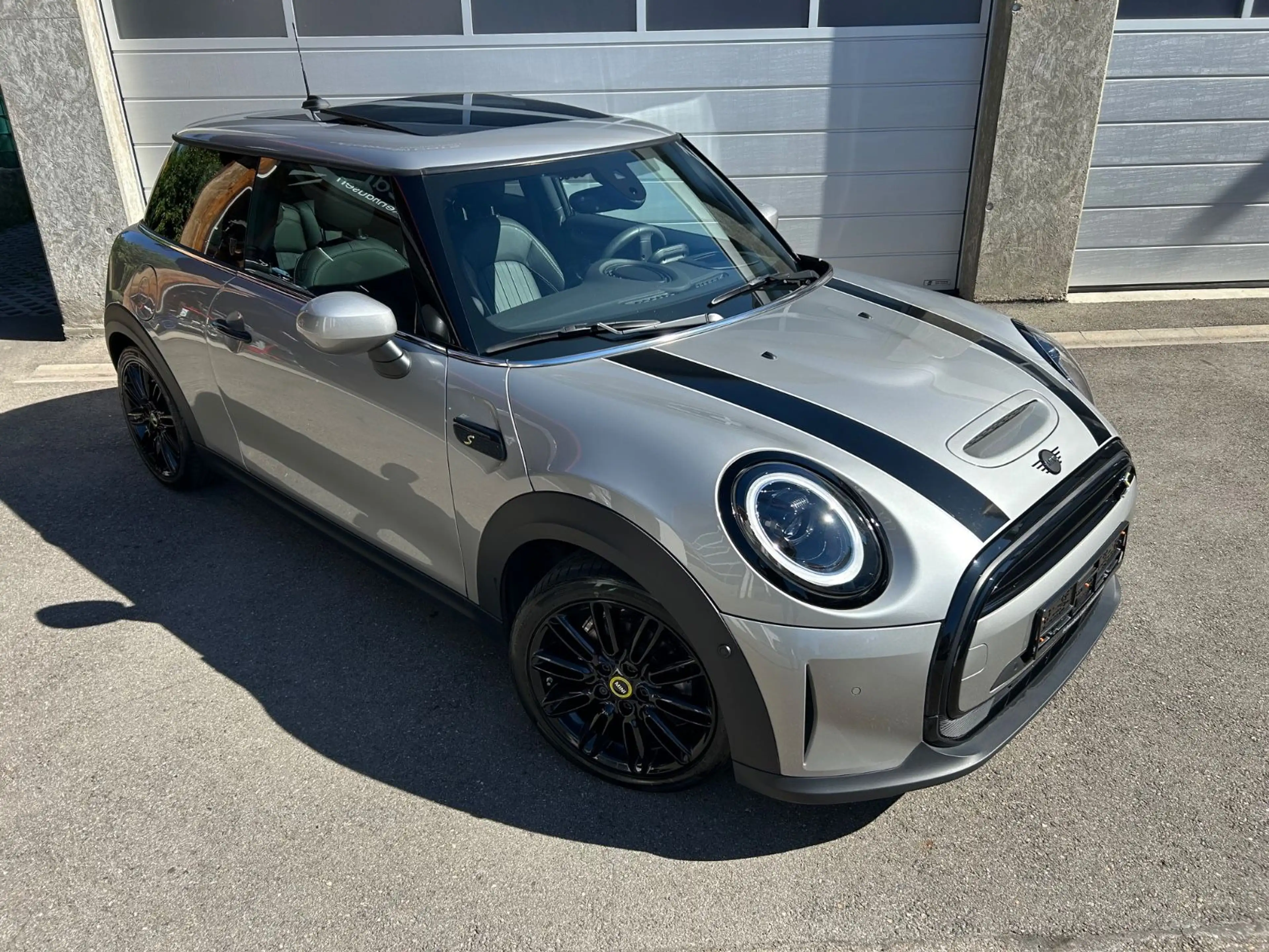 MINI Cooper SE "YOURS" Panorama HUD HiFi H&K LED — photo 10