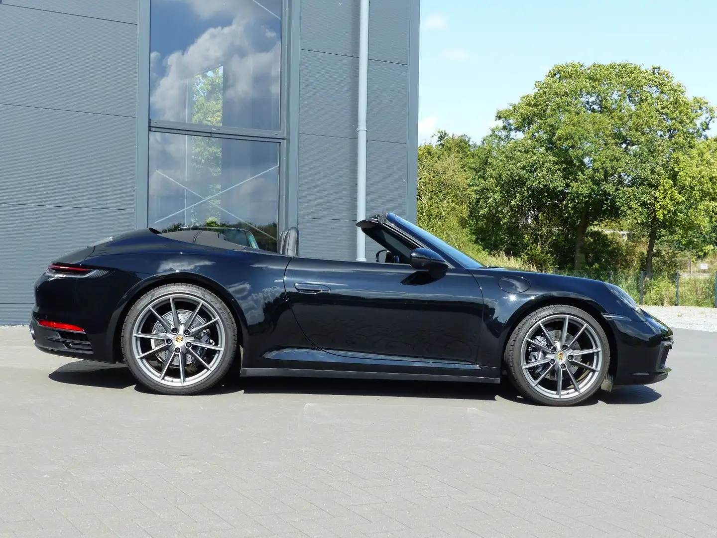 Porsche 992 Carrera 4 Cabriolet Nero - 2