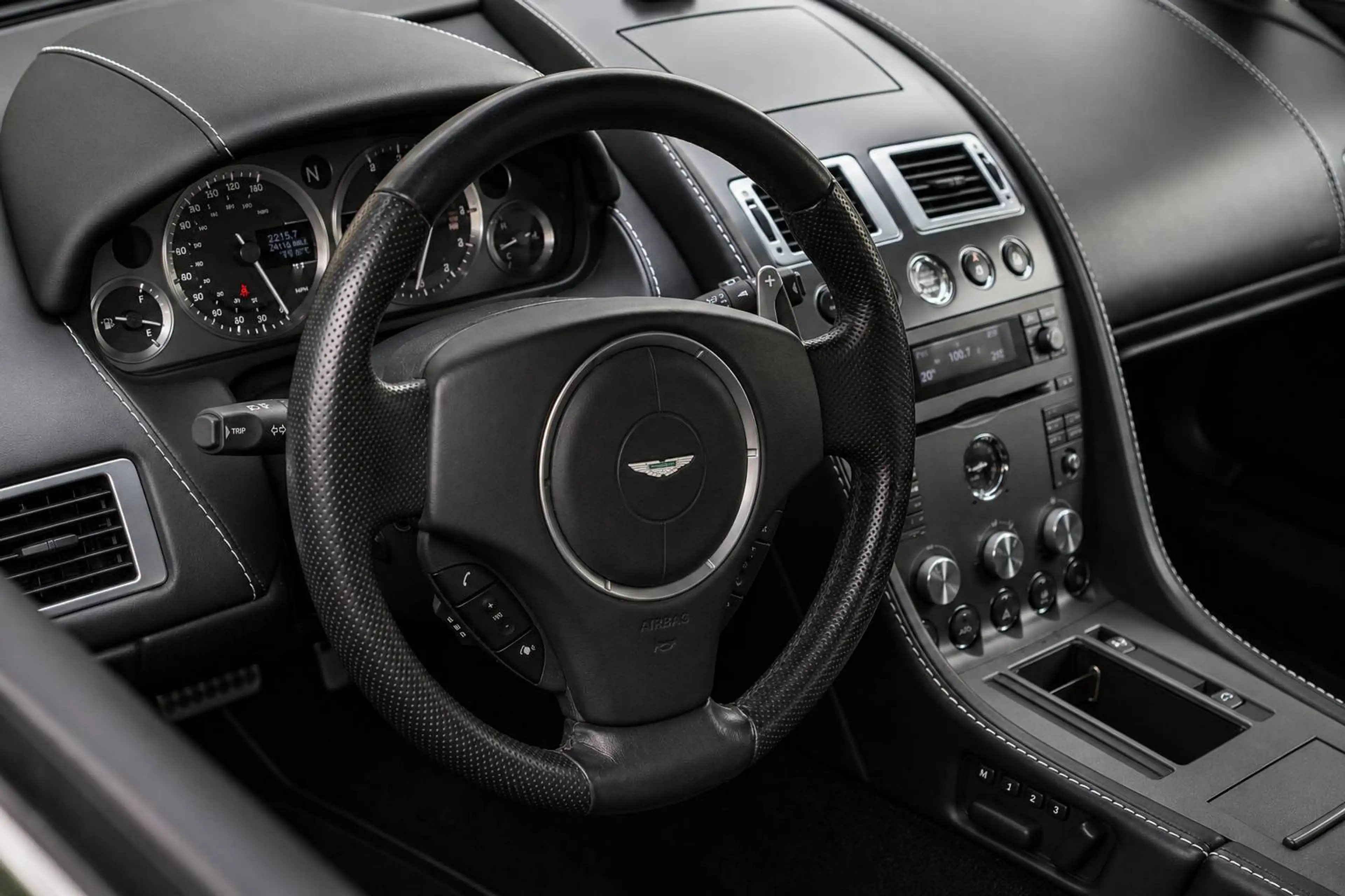Aston Martin Vantage Roadster - 4.3i V8 Sportshift - Full History - Perfect condition — photo 11