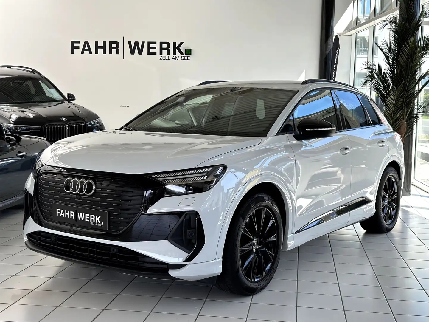Audi Q4 e-tron 40 *8-fach bereift* 21“ Sommerräder Weiß - 1